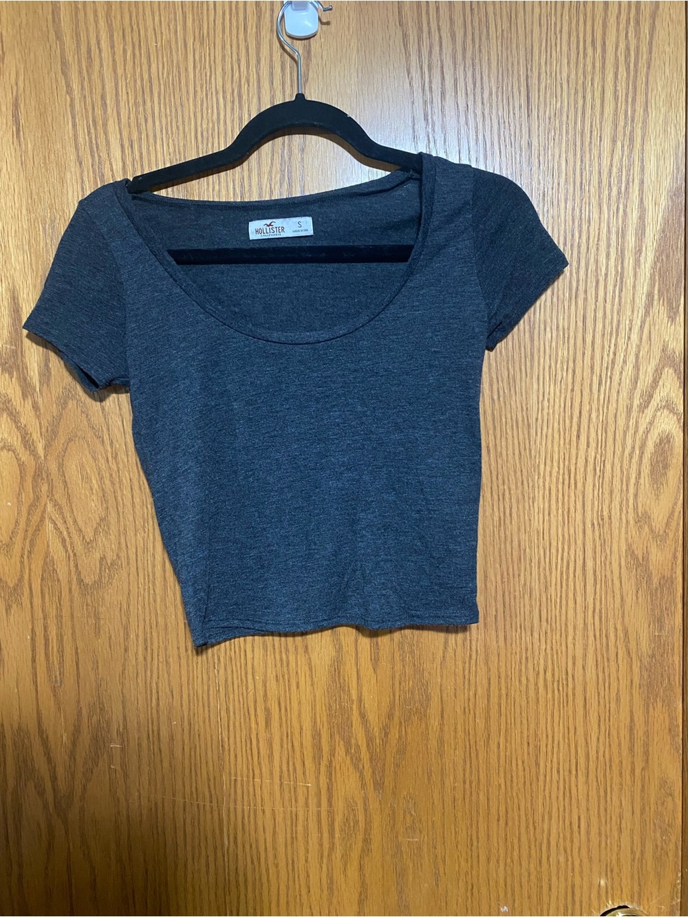 Hollister Charcoal Scoop Neck Crop Top - Women's